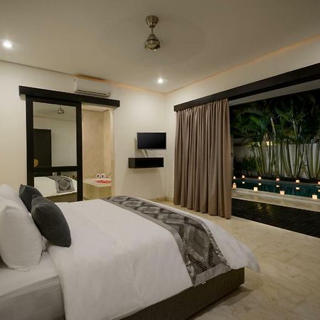Villa Maharani Seminyak Buitenkant foto