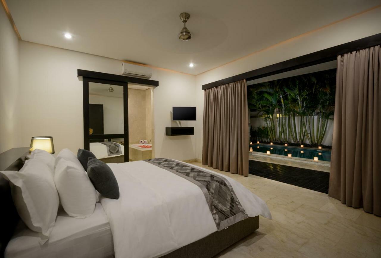 Villa Maharani Seminyak Buitenkant foto