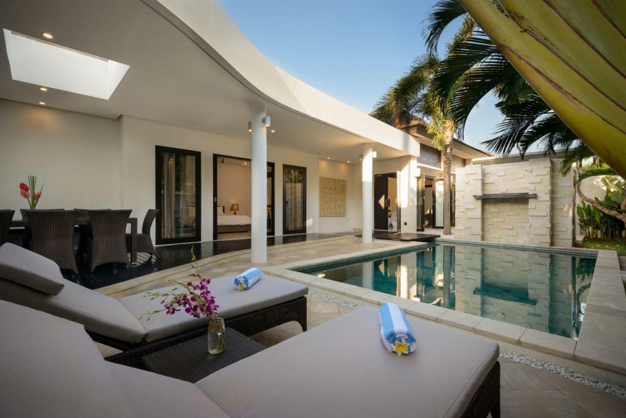 Villa Maharani Seminyak Buitenkant foto