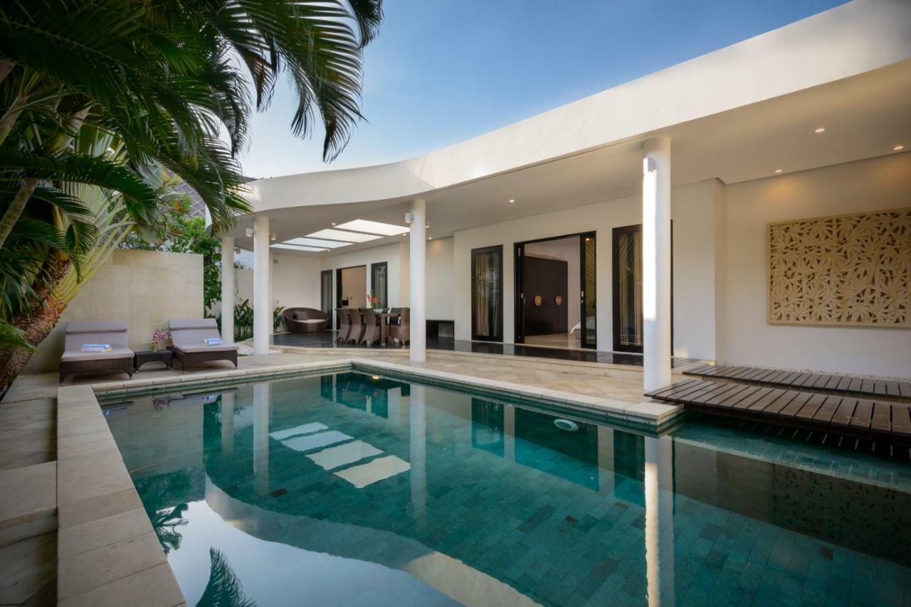 Villa Maharani Seminyak Buitenkant foto